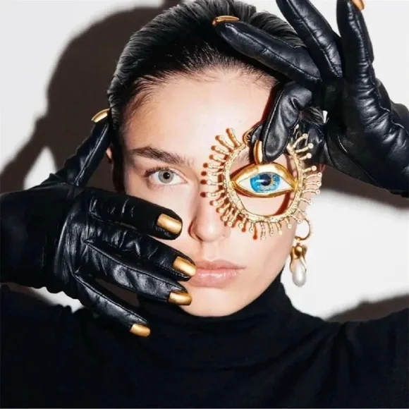 GAZE HOOP GOLD EYES EARRINGS - Picture 6 of 13